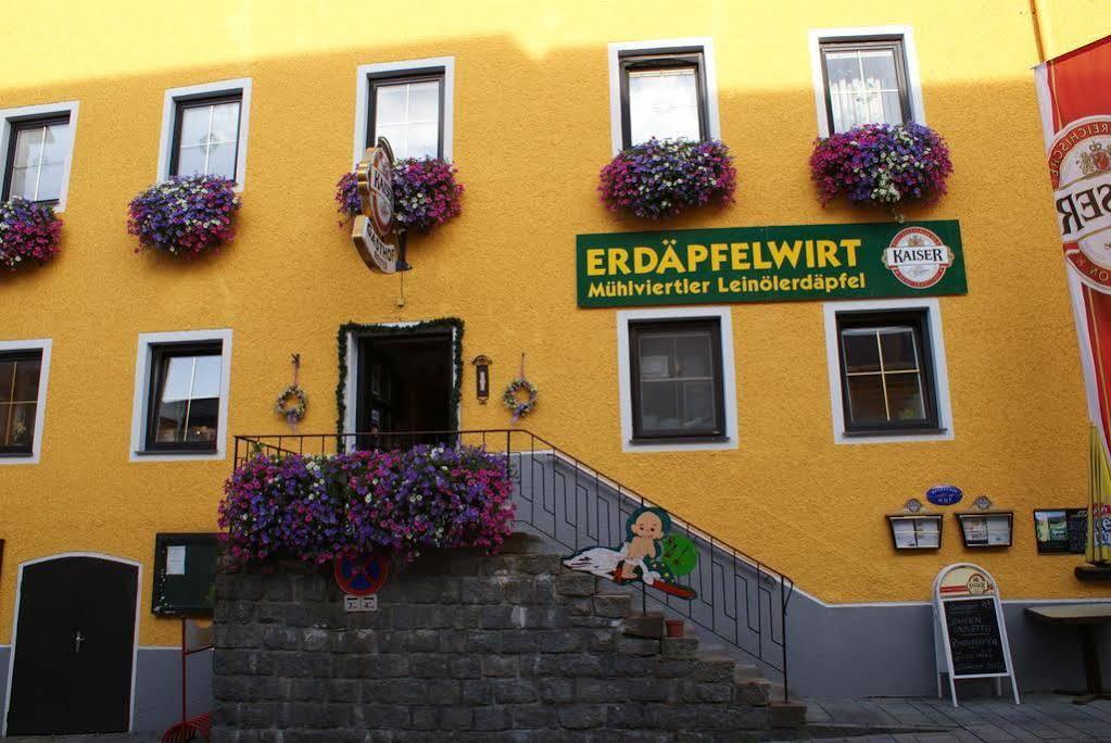 Gasthof 'Zum Alten Turm' Haslach an der Muhl Exterior photo
